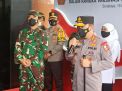 Kapolri dan Panglima TNI Tinjau Vaksin Prajurit di Mapolda Jatim