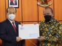 Bertemu Dubes Tiongkok Ketua DPD RI Harap Vaksin Sinovac Bersertifikat