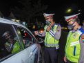 Polres Gresik Bersama Tim Gabungan Giat Penyekatan dan Himbauan Prokes