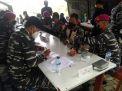 Prajurit TNI AL, Antap dan Satdik 3 Kodiklatal Sorong Lakukan Vaksin