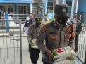Bhabinkamtibmas Salurkan Bansos ke Nenek Ya Tripah Bersama Relawan