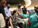 Kapolda Jatim Cek Vaksin dan Barcode PeduliLindungi di Mall Surabaya