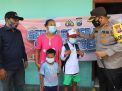 Polres Mojokerto Berbagi Seragam dan Peralatan Sekolah ke 280 Pelajar