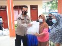 Door to Door, Bidhumas Polda Jatim Bagi 1000 Paket Sembako di 4 Daerah