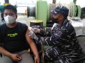 HUT TNI ke-76 Kodiklatal Gelar Serbuan Vaksin Masyarakat Maritim