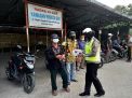 Polres Gresik Berbagi Masker, Operasi Patuh Semeru 2021