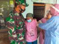 Babinsa Cerme Dampingi Pelaksanaan Vaksin ke Warga Berjalan Lancar