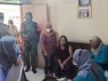 Vaksin Door to Door Warga Lansia di Desa Setro Gresik
