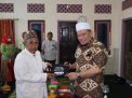 Ketua DPD RI Bagikan Sajadah, Silaturahmi ke Ponpes Cibogo