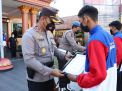 Kapolres Blitar Kota Beri Penghargaan 8 Atlet Pencak Silat Piala Polda