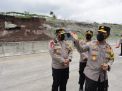 Kapolda Jatim Tinjau Lokasi Tanah Longsor di Tol Pandaan -Malang