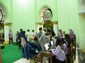 Polres Madiun Kota dan Forkopimda Gelar Vaksin Usai Sholat Tarawih