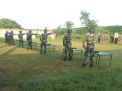 Siswa Pusdikpomal Kodiklatal Latihan Menembak Pistol di PLP Baluran