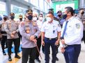 Kapolri Himbau Warga Mudik saat Tinjau Stasiun Pasar Senen