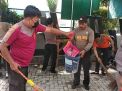 Menyambut HUT Bhayangkara ke-76, Kapolsek Kedamean Gelar Kerja Bakti