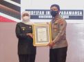 Gubernur Jatim Dapatkan Penganugerahan Pin Emas dan Piagam Penghargaan dari Kapolri