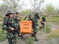Pesawat Casa TNI AL Dropping Bantuan Pengungsi