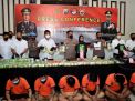 Satresnarkoba Polrestabes Surabaya Tangkap 8 Tersangka, Sita Ganja 13,6 Kg dan 90,7 Kg Sabu