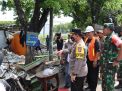 Pembongkaran Kios Pedagang Manyar Berjalan Kondusif, Kata Kapolres Gresik