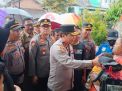 Kapolda Jatim Kunjungi Lokasi Banjir di Banyuwangi, Berikan Bantuan Sembako