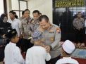 Kapolda Jatim Peduli Sesama, Kunjungi dan Berbagi ke Anak Yatim-piatu