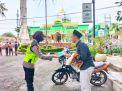 Polwan Polres Bojonegoro Lakukan Pengamanan di Masjid saat Sholat Jum'at