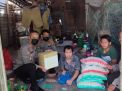 Polres Bojonegoro Berbagi Sembako ke Warga Dalam Kondisi Keterbatasan Fisik