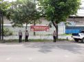 Satlantas Polres Gresik Pasang Spanduk Himbauan di Jalur Rawan Laka
