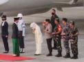 Kapolda Bersama Forkopimda Jatim Sambut Presiden RI di Bandara Blimbingsari