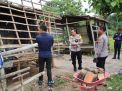 Kapolres Bangkalan Peduli Warga, Bantu Bedah Rumah Kakek Sebatang Kara
