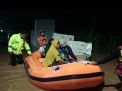Polres Pasuruan Kota Bersama Forkopimda Bantu Evakuasi Korban Banjir