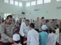 Kapolda Jatim Santuni Anak Yatim-piatu dan Tanam Pohon di Kota Malang