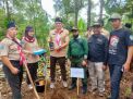 Saka Wanabakti Jatim Tanam Bibit Pohon 1.100 Plances di Luar Kawasan