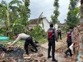 Polres Jember Gercep Bantu Penanganan Akibat Angin Puting Beliung