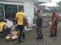 Jelang Ramadhan, Polisi dan Aremania Bersihkan Tempat Ibadah