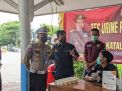 Jelang Ramadhan, Satlantas Polres Gresik Cek Urine ke Sopir Bus