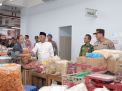 Kapolres Ponorogo dan Bupati Sidak Bahan Pokok di Pasar Legi Awal Ramadhan