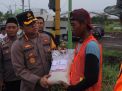 Kapolresta Banyuwangi Salurkan Bansos ke Masyarakat Pinggiran