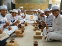 BMH Jatim Bagikan 14.444 Paket Buka Puasa Ramadhan di 24 Pesantren