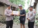 Polres Tulungagung Salurkan Bansos ke Warga Terdampak Puting Beliung