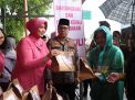 Berkah Ramadhan, Kapolresta Banyuwangi Bersama Ketua Bhayangkari Berbagi 1000 Takjil