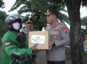 Kapolres Gresik Sapa Warga di Bulan Ramadhan Berbagi Paket Sembako