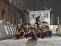 Ikuti Tradisi Mandi Laut, Siswa Dikmaba dan Dikmatra TNI AL Angkatan XLll/2 Jadi Pelaut Sejati