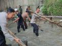 Bersihkan Aliran Sungai, TNI Polri Bersama Warga Peduli Lingkungan