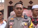 Satlantas Polres Bondowoso Pasang Pipa Saluran Air untuk Desa Purnama
