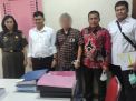 Proses Penegakan Hukum Pajak, Serahkan Tersangka dan BB ke Kejari Surabaya