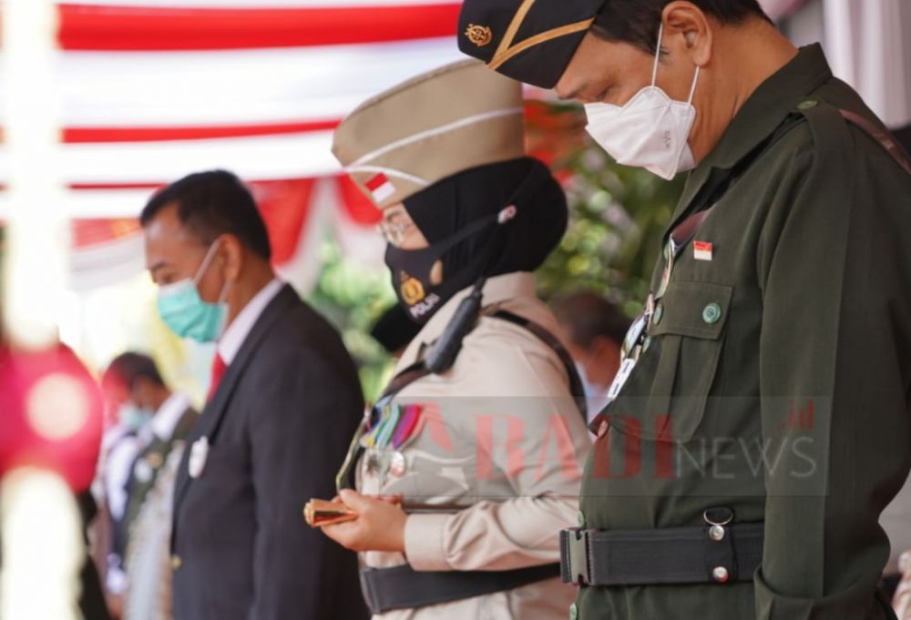 AKBP Ganis Setyaningrum, Kapolres Tanjung Perak mengikuti upacara hari pahlawan