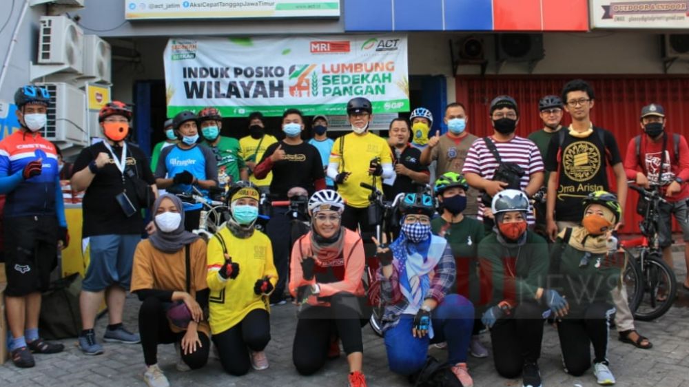 ACT foto bareng pesepeda 031 Brompton