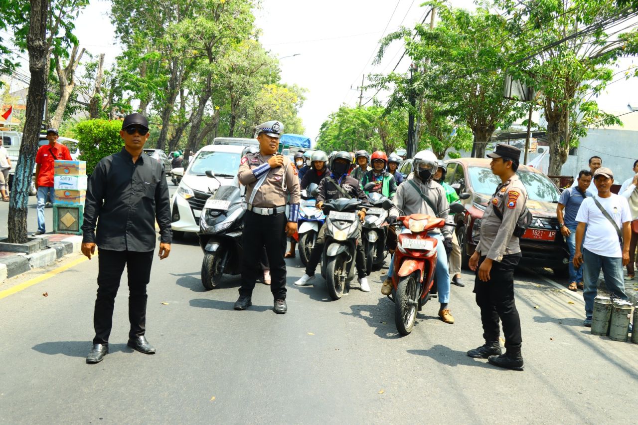 Polres Gresik lakukan pengamanan saat pendaftaran calon Pilkada