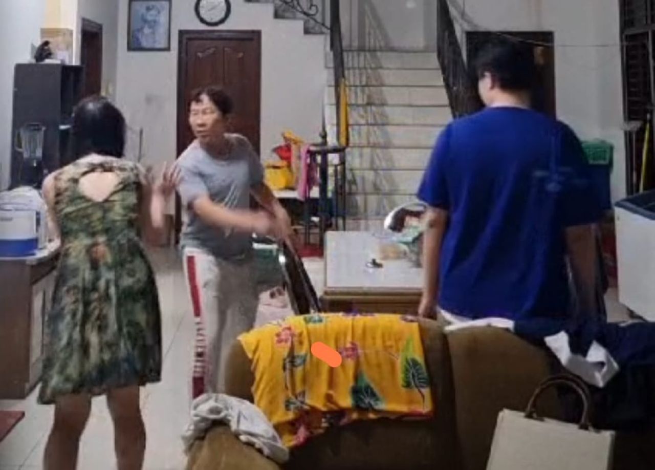 Dugaan Moses Hendry KDRT dan Bugil Depan Putrinya